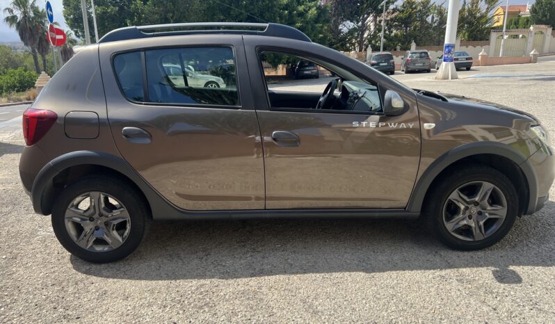 LEFT HAND DRIVE 2017 Dacia Sandero Stepway 0.9Tce Petrol Laureate 5 Door SPANISH REGISTERED full