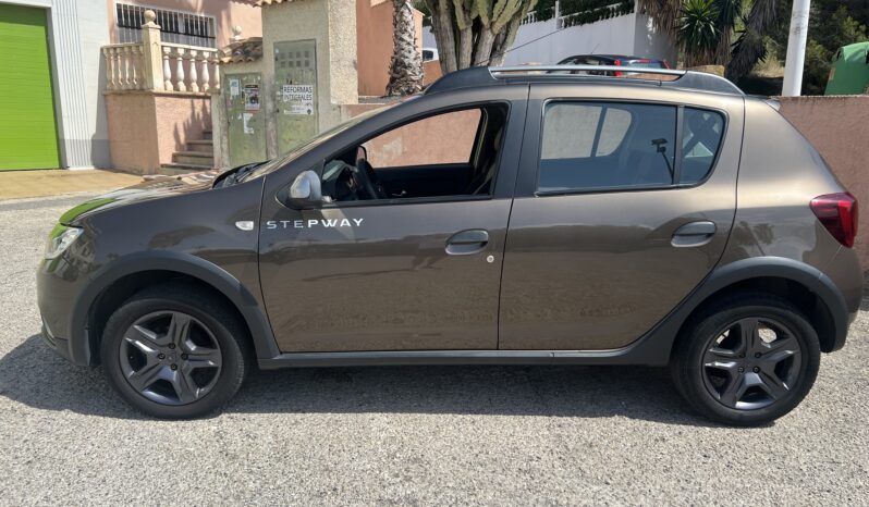 LEFT HAND DRIVE 2017 Dacia Sandero Stepway 0.9Tce Petrol Laureate 5 Door SPANISH REGISTERED full
